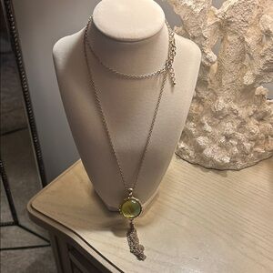 Elegant Gold Necklace with Green Pendant